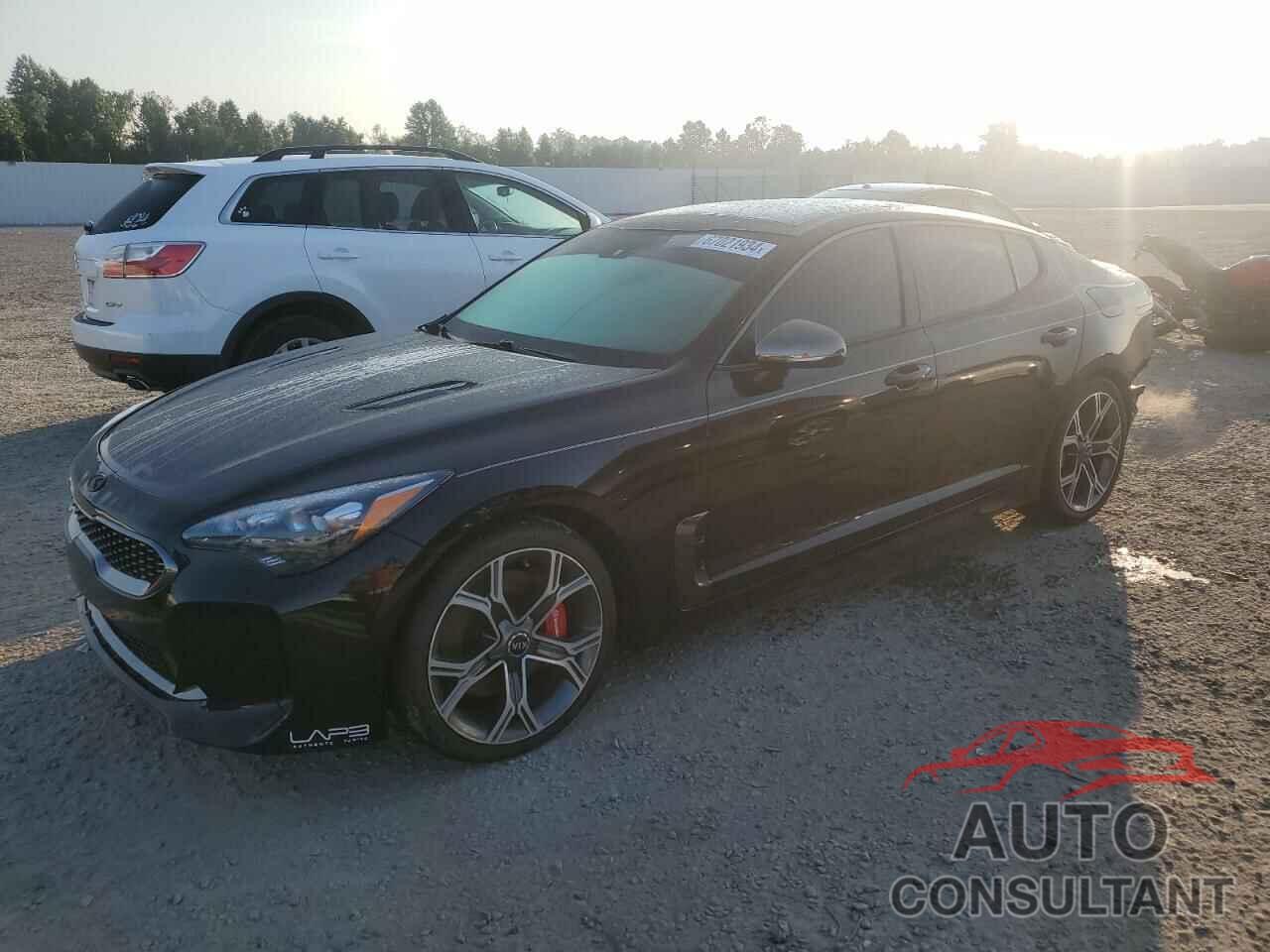 KIA STINGER 2018 - KNAE45LC4J6012483