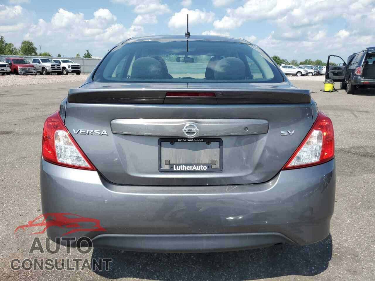 NISSAN VERSA 2017 - 3N1CN7AP5HL813838
