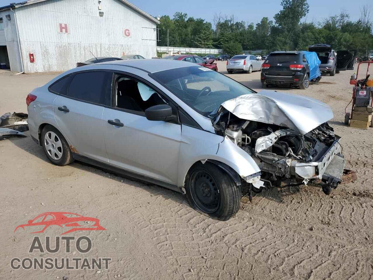 FORD FOCUS 2015 - 1FADP3E20FL347317