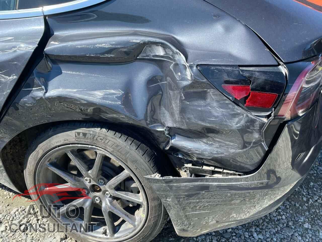 TESLA MODEL 3 2018 - 5YJ3E1EAXJF101569
