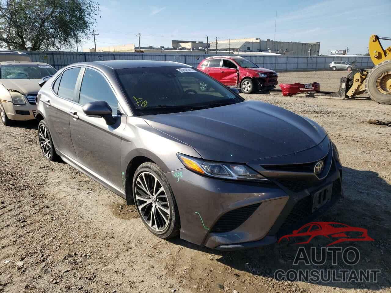 TOYOTA CAMRY 2018 - 4T1B11HK2JU622896