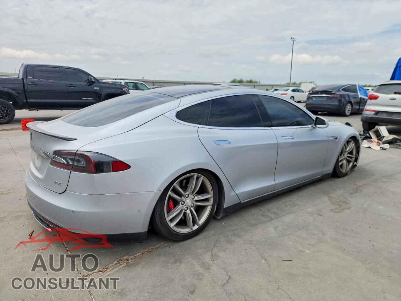 TESLA MODEL S 2014 - 5YJSA1H1XEFP53147
