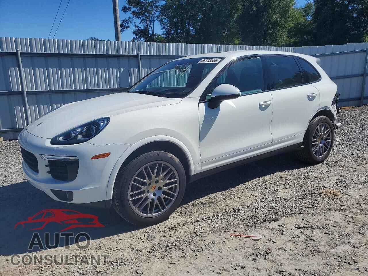 PORSCHE CAYENNE 2017 - WP1AA2A24HKA82424