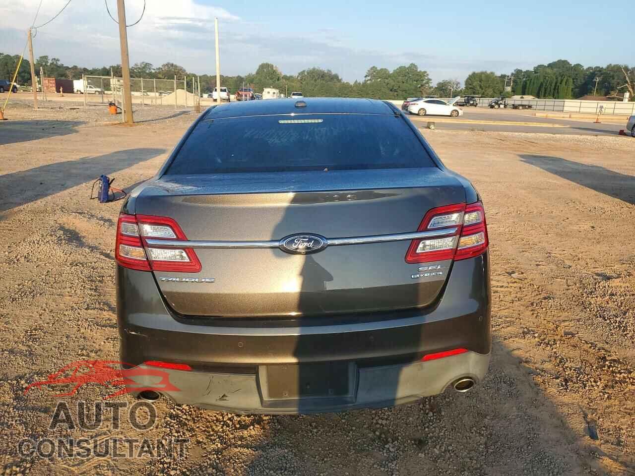 FORD TAURUS 2015 - 1FAHP2E85FG165010