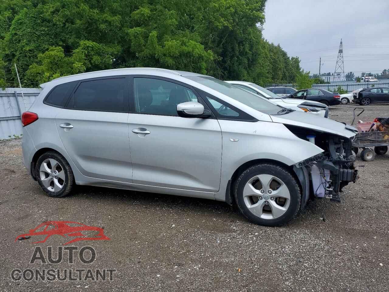 KIA RONDO 2015 - KNAHT8A32F7080092
