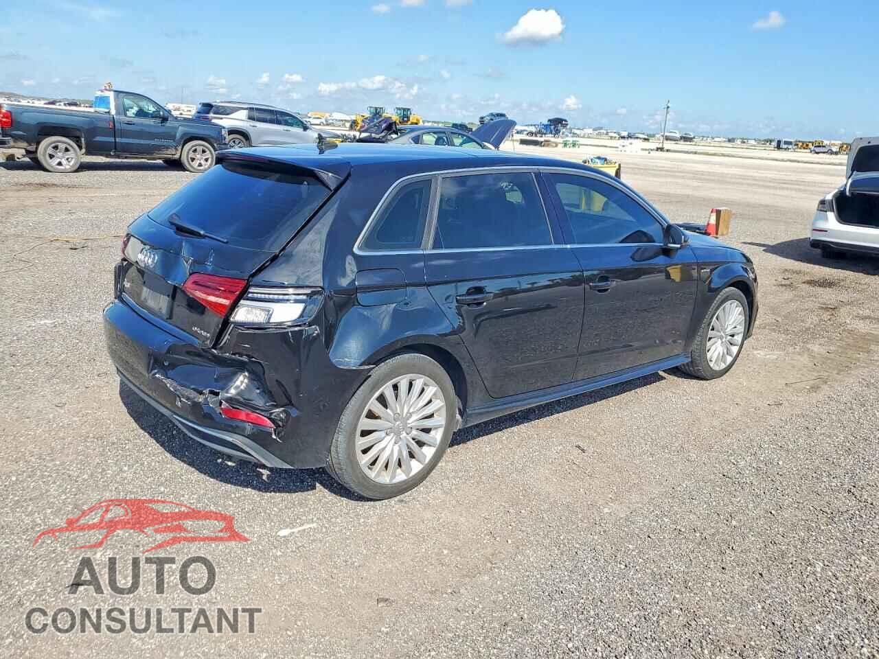 AUDI A3 2017 - WAUTPBFF2HA035870