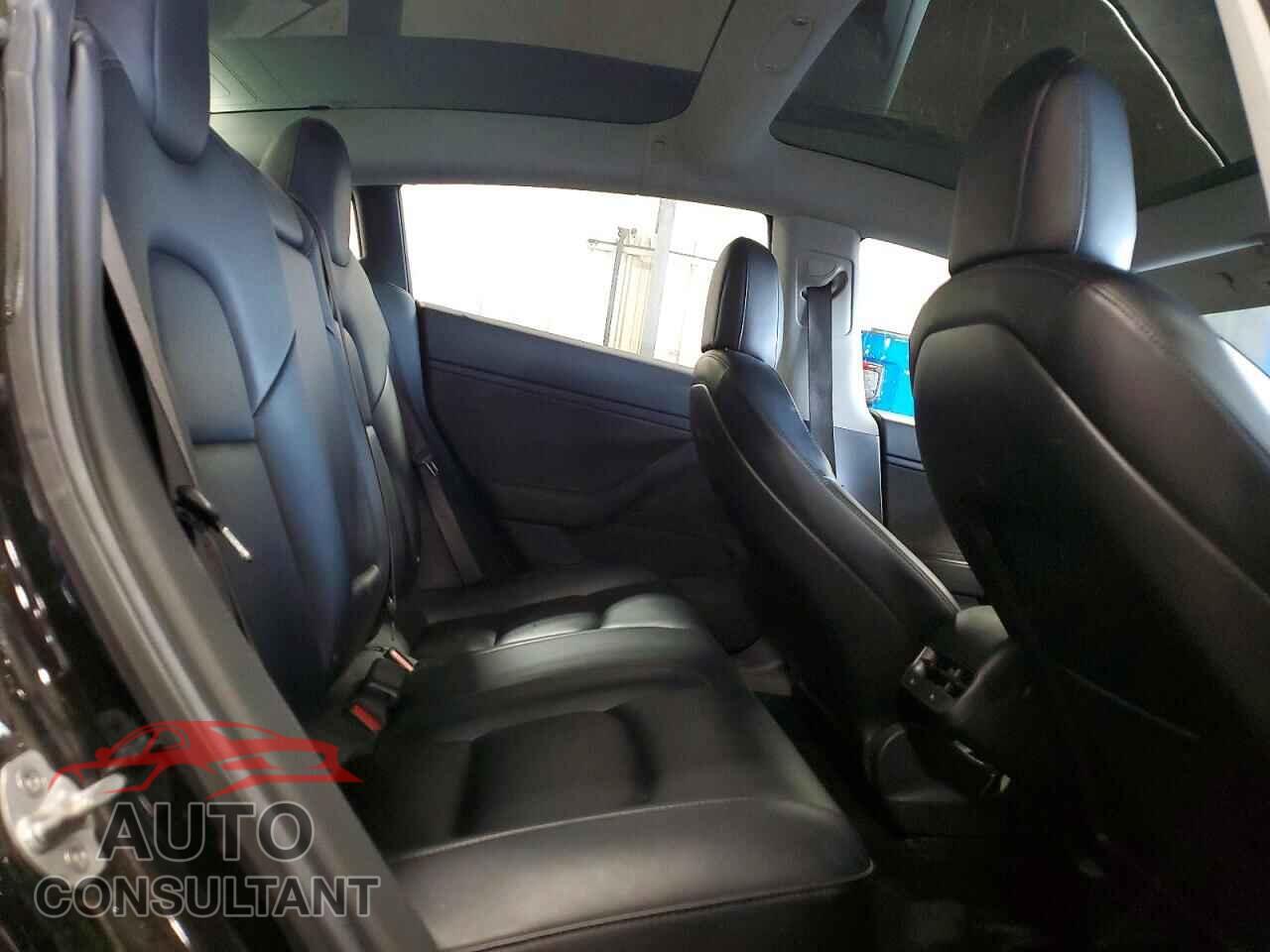 TESLA MODEL 3 2018 - 5YJ3E1EB5JF103111