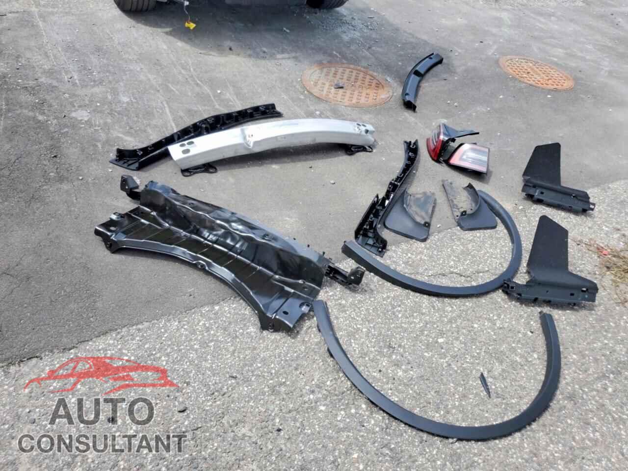 TESLA MODEL Y 2024 - 7SAYGDED8RF016305