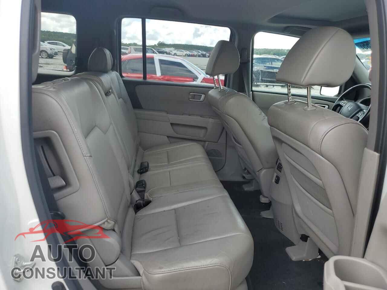 HONDA PILOT 2011 - 5FNYF3H58BB010086