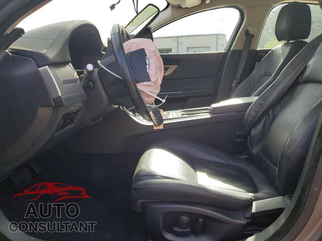 JAGUAR XF 2017 - SAJBK4BV2HCY35483
