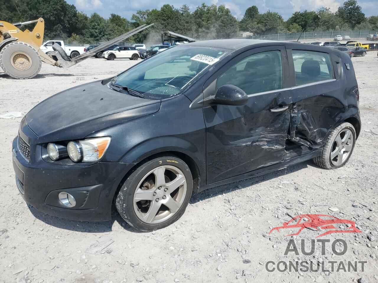 CHEVROLET SONIC 2015 - 1G1JE6SB4F4203670