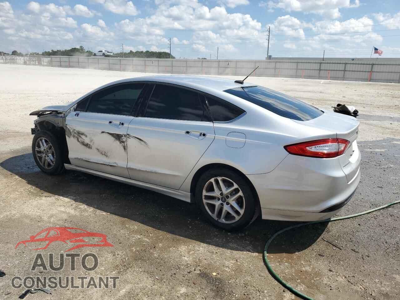 FORD FUSION 2015 - 1FA6P0H77F5130107