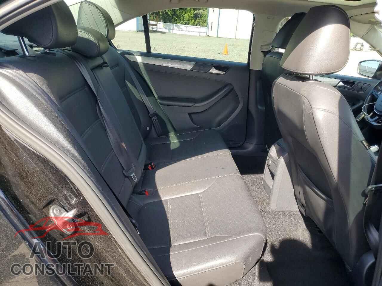 VOLKSWAGEN JETTA 2017 - 3VWDB7AJ1HM258741