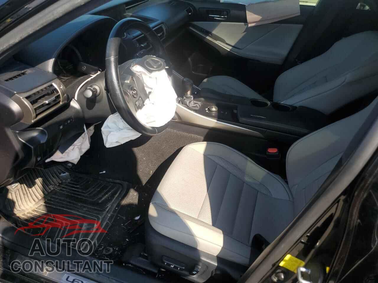 LEXUS IS 2015 - JTHCF1D21F5023911