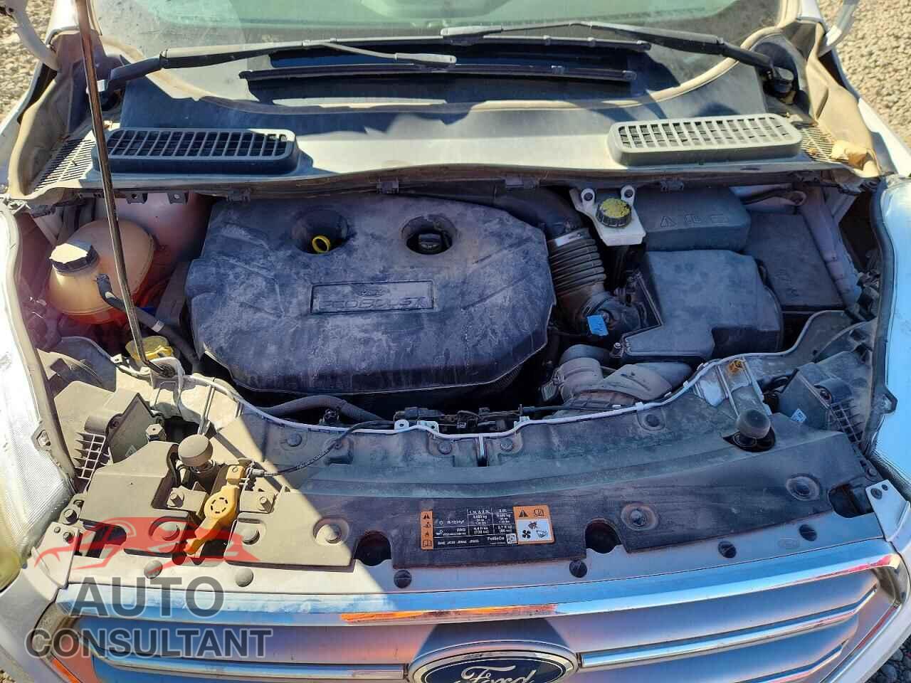 FORD ESCAPE 2017 - 1FMCU9G90HUD85618
