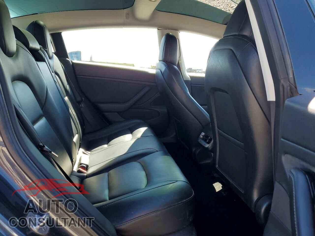 TESLA MODEL 3 2018 - 5YJ3E1EB7JF091009