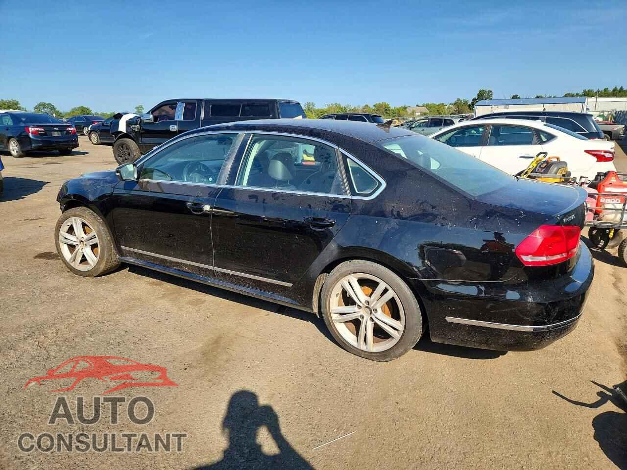 VOLKSWAGEN PASSAT 2015 - 1VWCT7A32FC007560