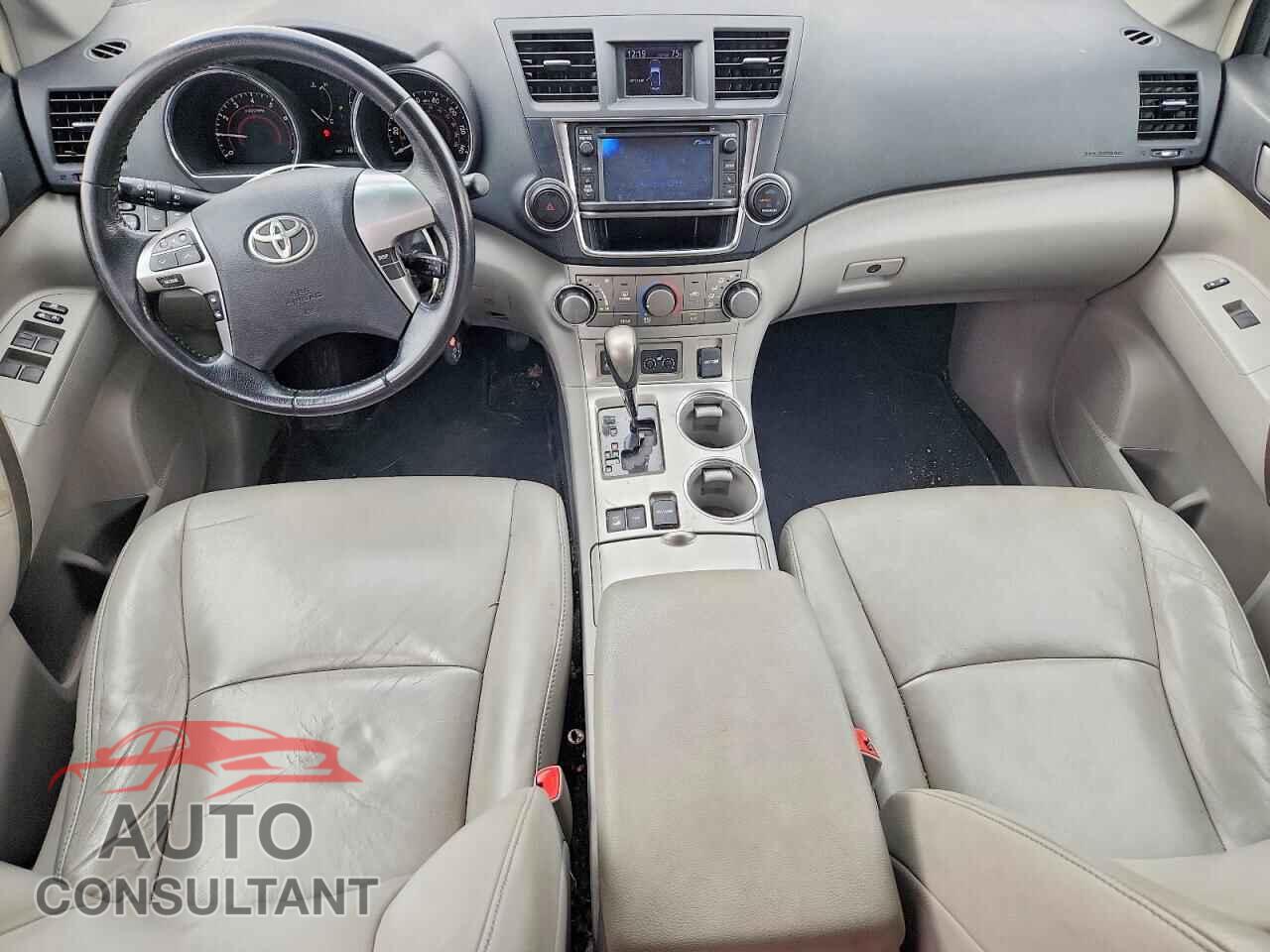 TOYOTA HIGHLANDER 2013 - 5TDBK3EH8DS212067