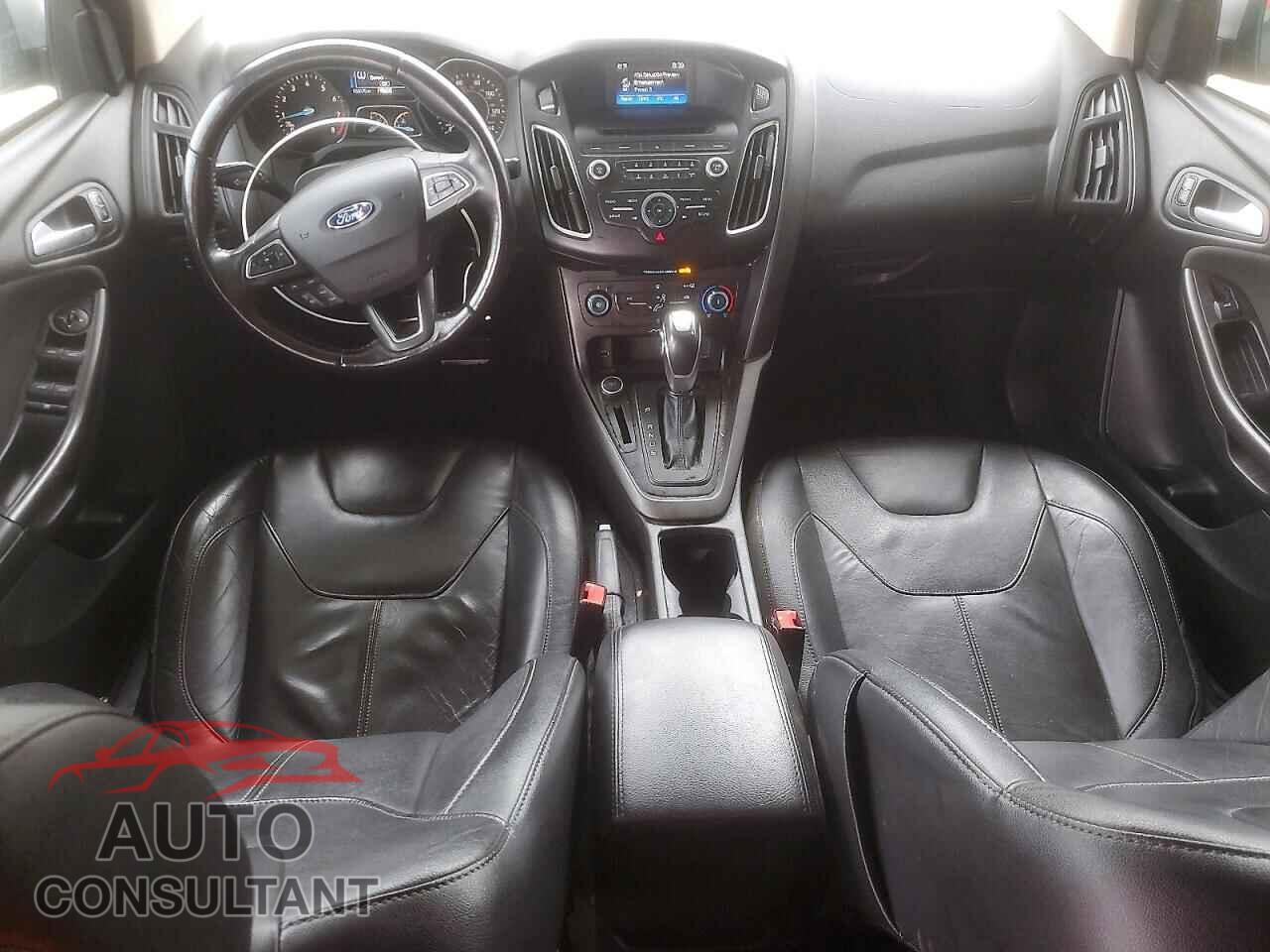 FORD FOCUS 2015 - 1FADP3F27FL221941