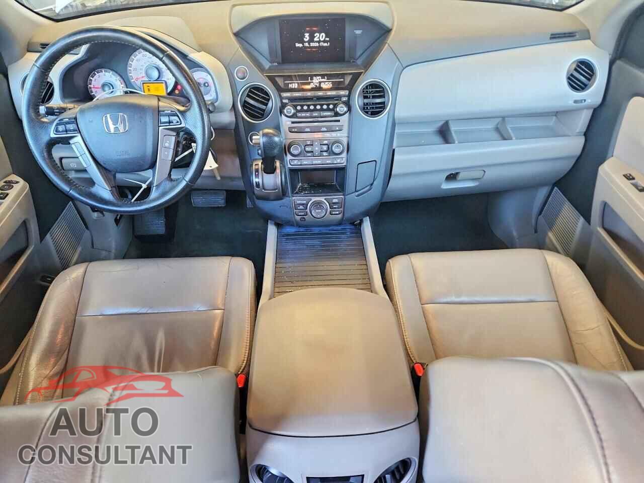 HONDA PILOT 2015 - 5FNYF4H96FB030187