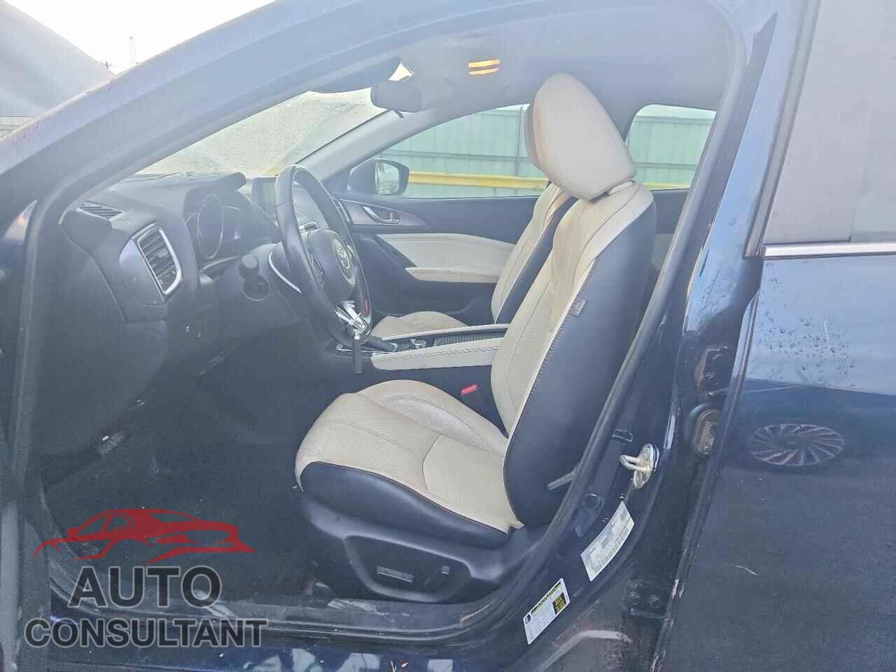 MAZDA 3 2017 - 3MZBN1W30HM132540
