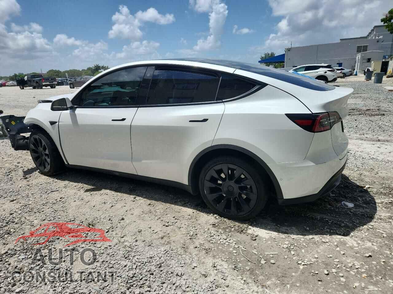 TESLA MODEL Y 2021 - 5YJYGDEE7MF144209