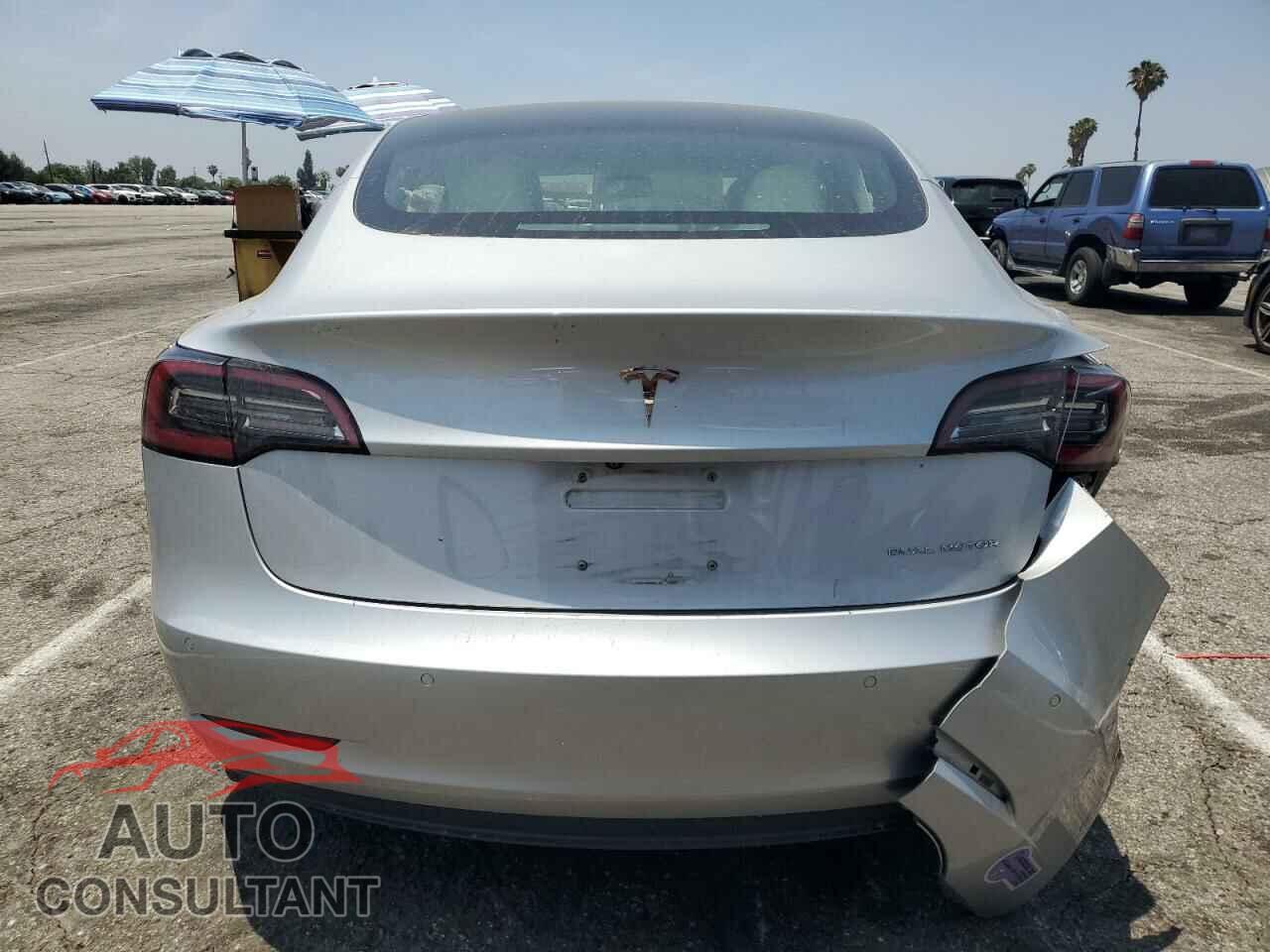 TESLA MODEL 3 2018 - 5YJ3E1EB8JF100574