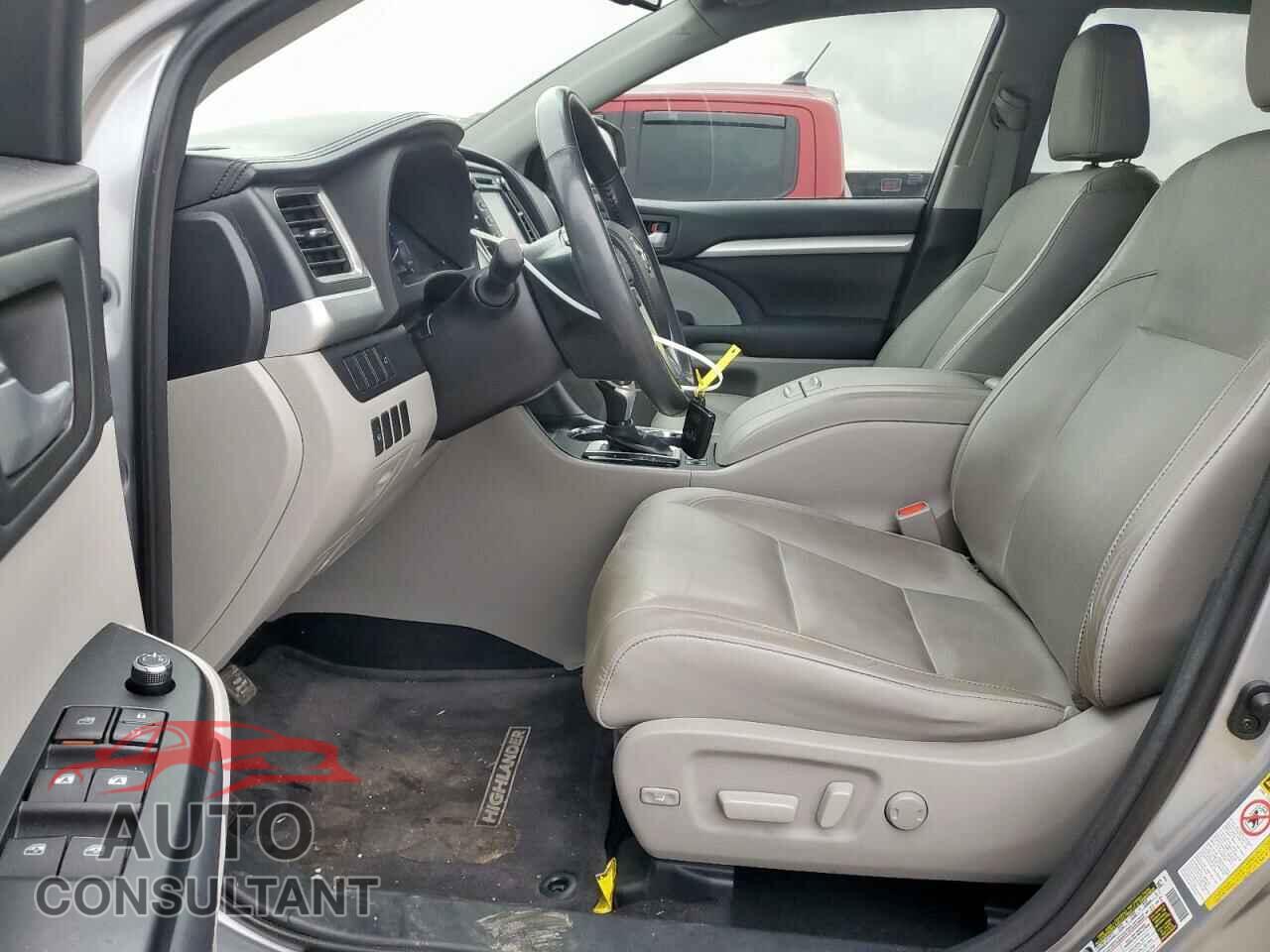 TOYOTA HIGHLANDER 2015 - 5TDKKRFH3FS065645