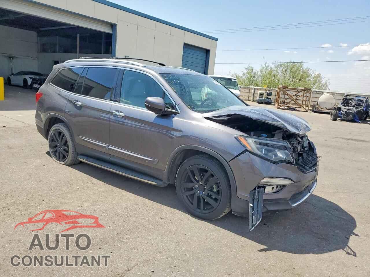 HONDA PILOT 2017 - 5FNYF6H09HB049073