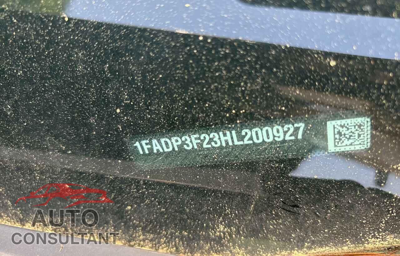 FORD FOCUS 2017 - 1FADP3F23HL200927