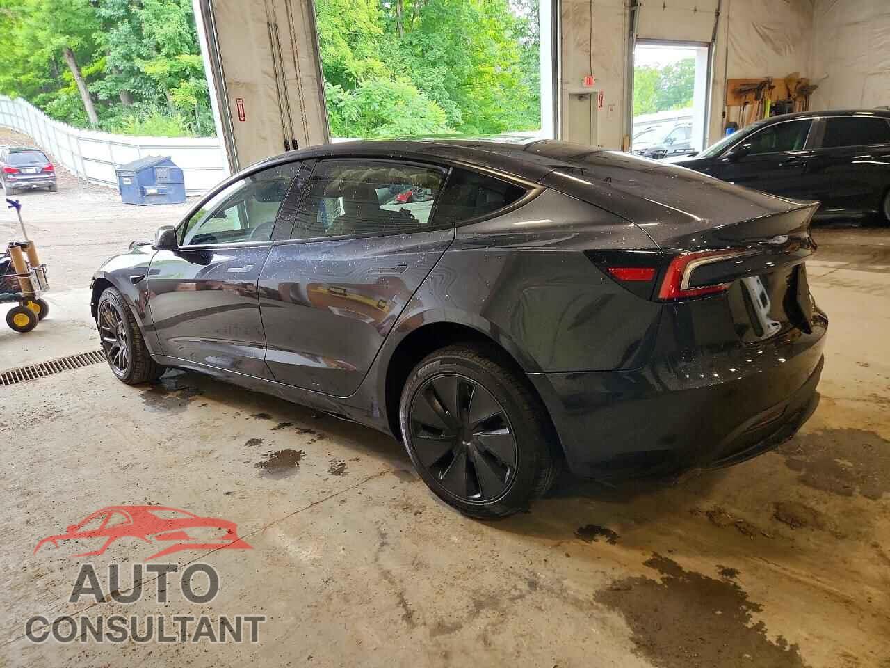 TESLA MODEL 3 2026 - 5YJ3E1EA7TF185711