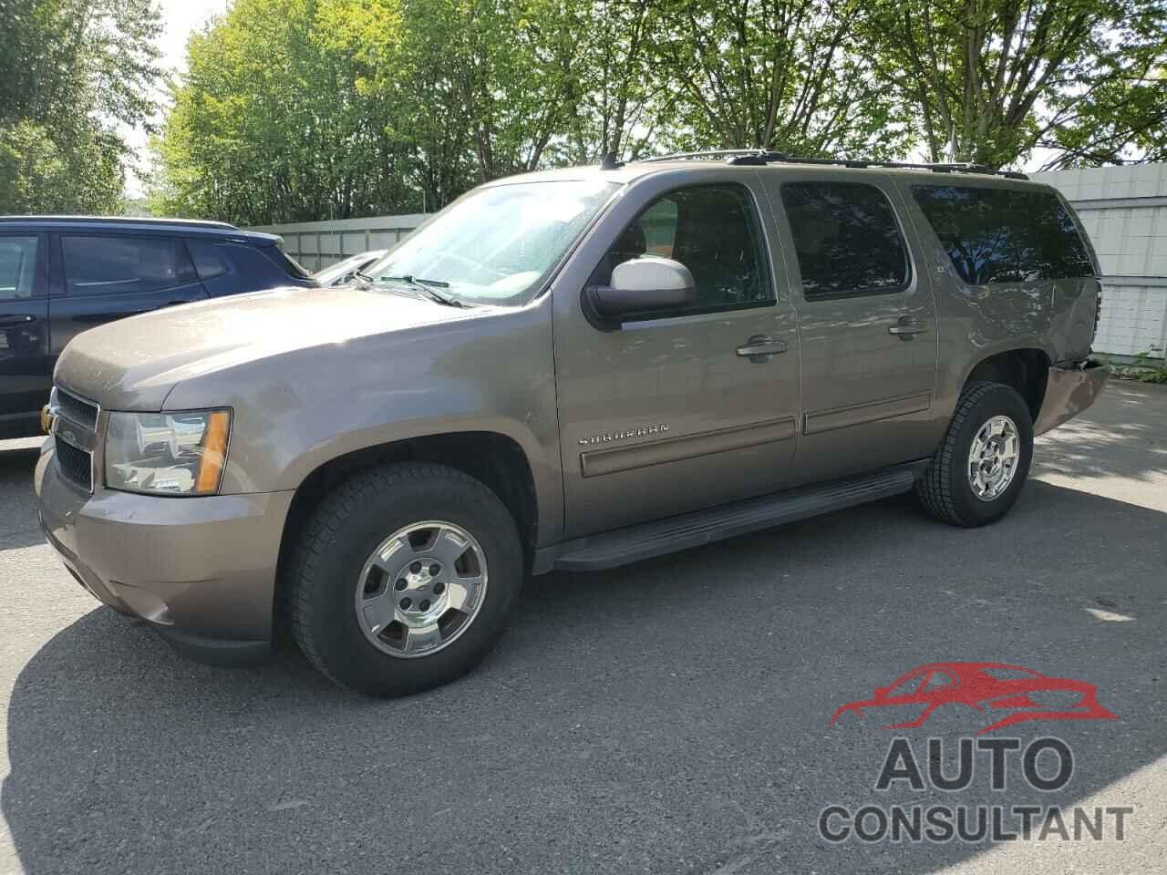 CHEVROLET SUBURBAN 2013 - 1GNSKJE78DR360611