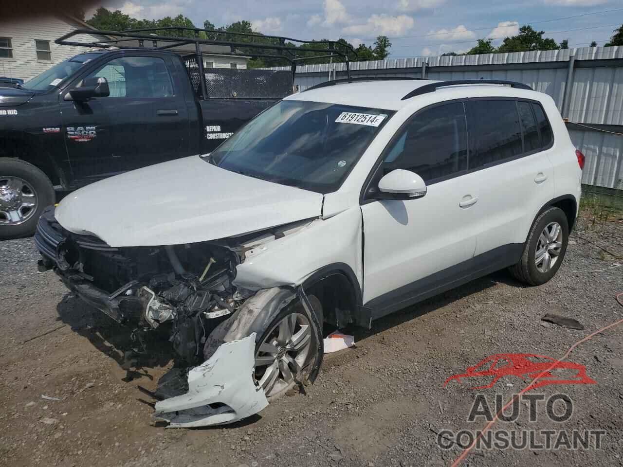 VOLKSWAGEN TIGUAN 2017 - WVGBV7AX6HK011093