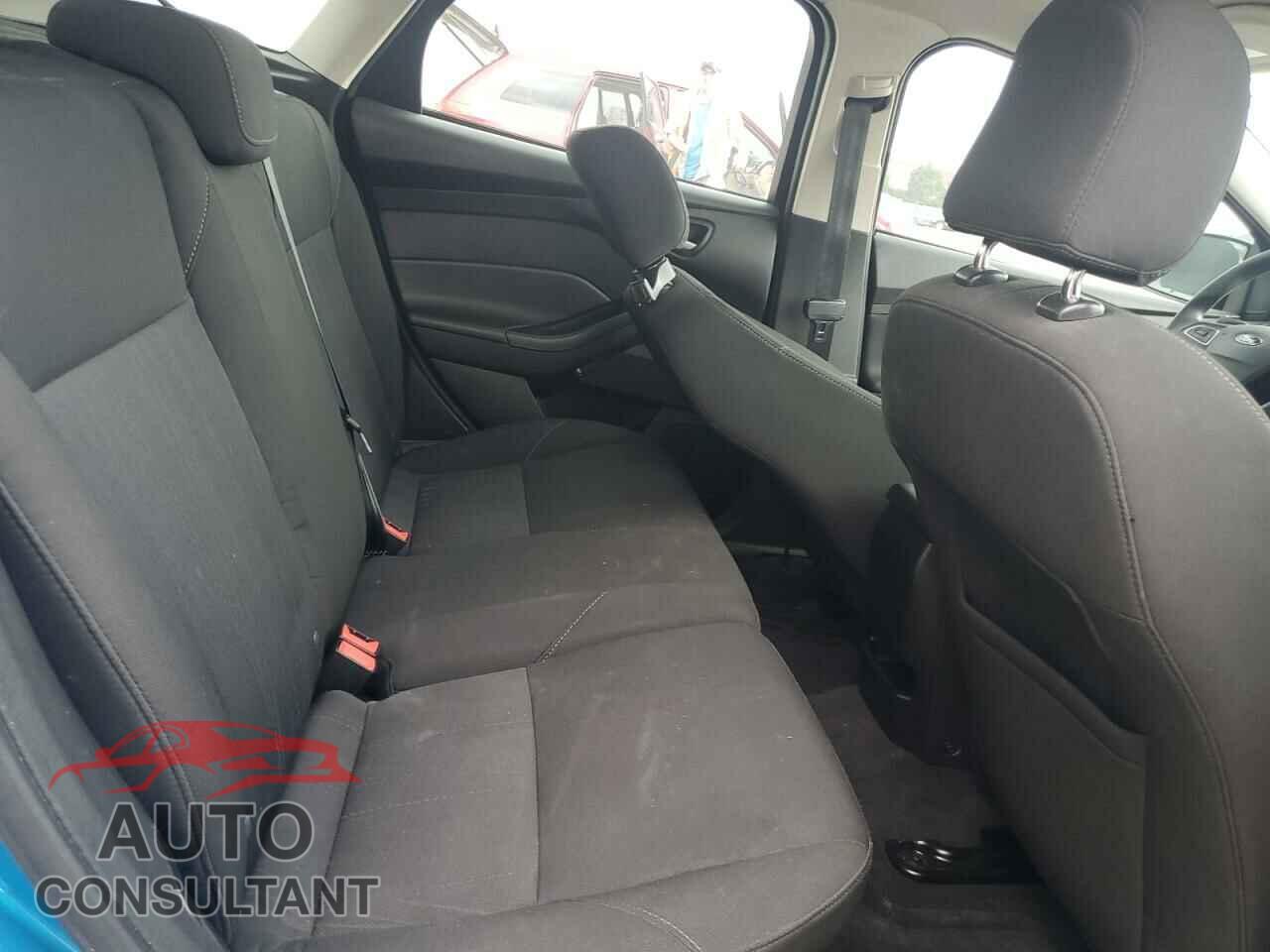 FORD FOCUS 2016 - 1FADP3K22GL394161