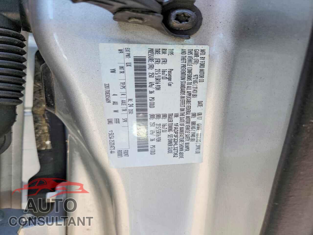 FORD FOCUS 2017 - 1FADP3F22HL327362