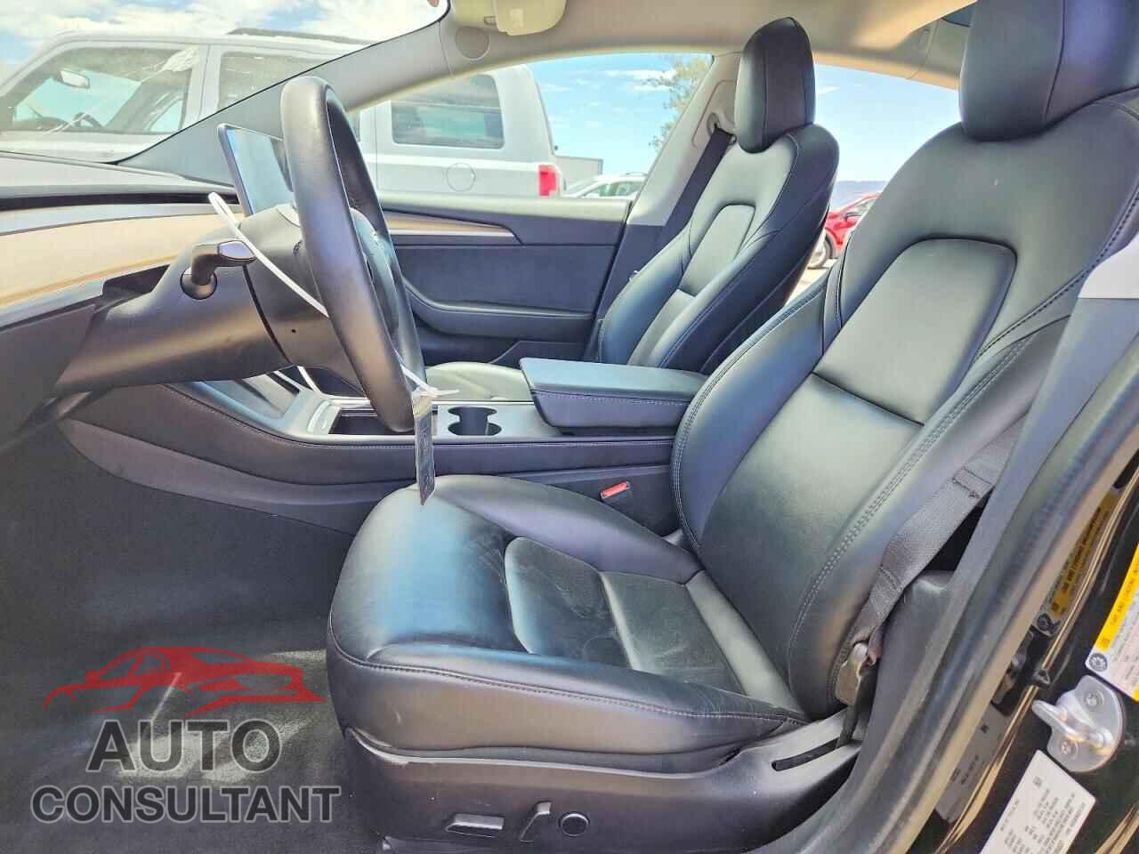 TESLA MODEL 3 2021 - 5YJ3E1EA5MF084037