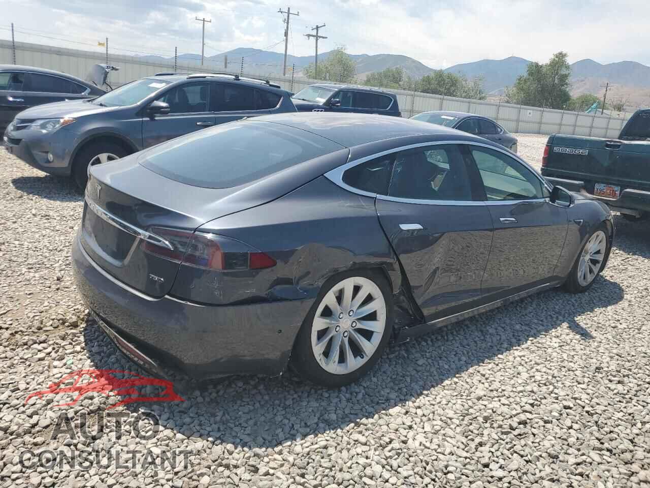 TESLA MODEL S 2017 - 5YJSA1E2XHF218823