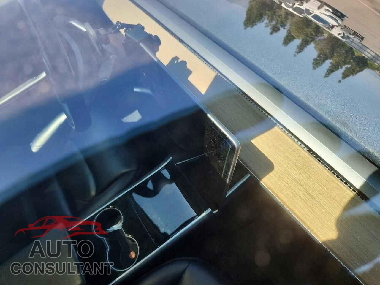 TESLA MODEL 3 2018 - 5YJ3E1EA6JF077741