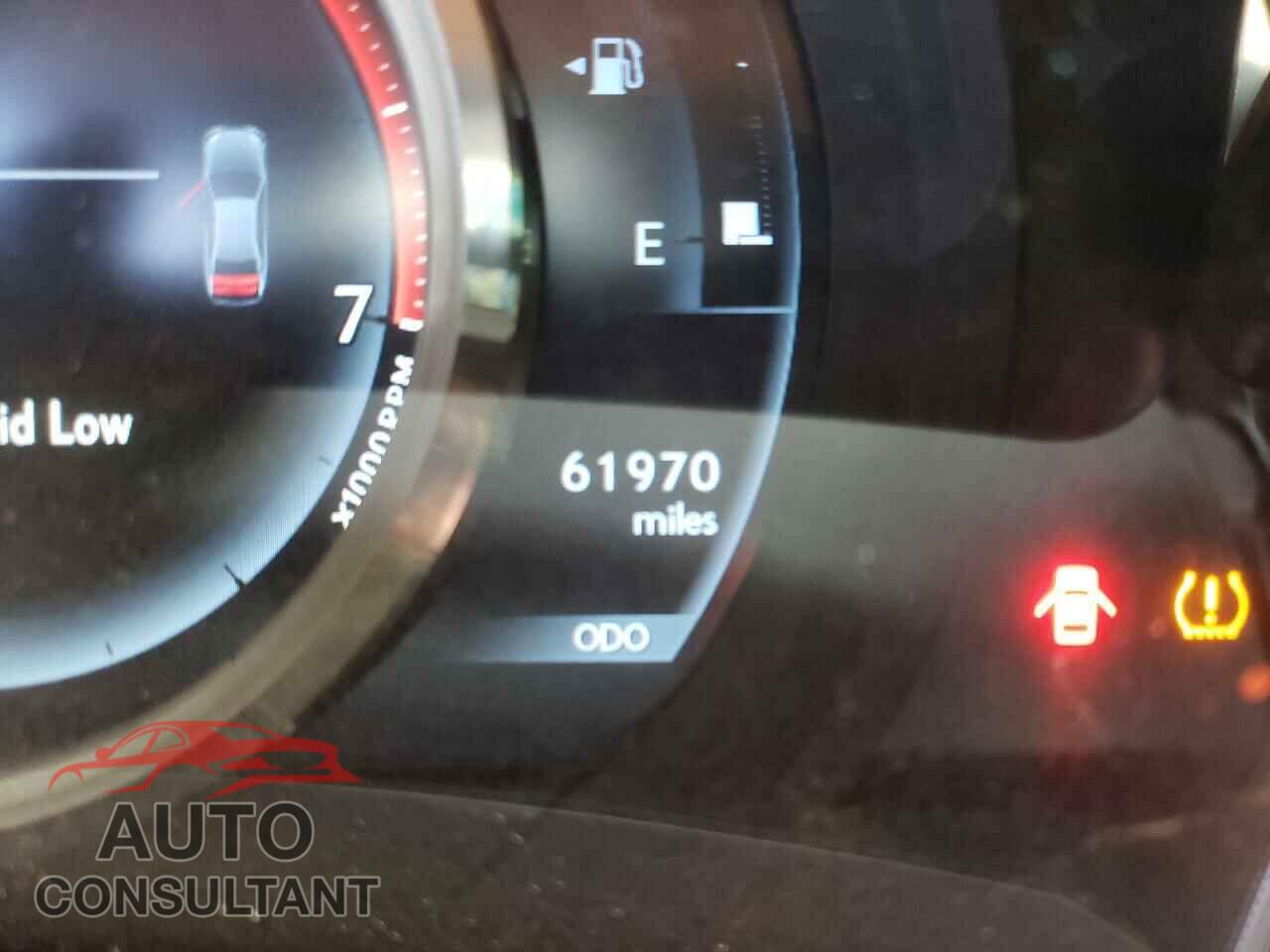 LEXUS IS 2016 - JTHBA1D21G5037660