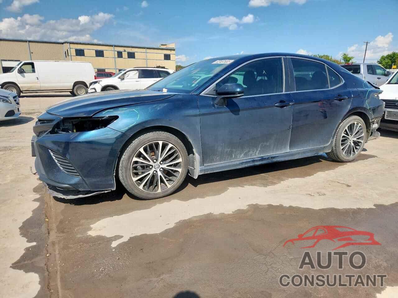 TOYOTA CAMRY 2018 - 4T1B11HK3JU647516