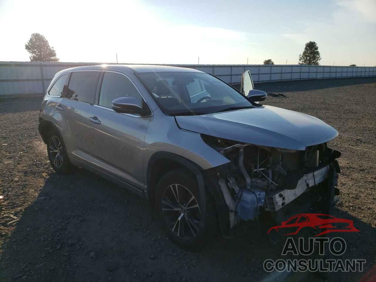 TOYOTA HIGHLANDER 2018 - 5TDBZRFH2JS869035