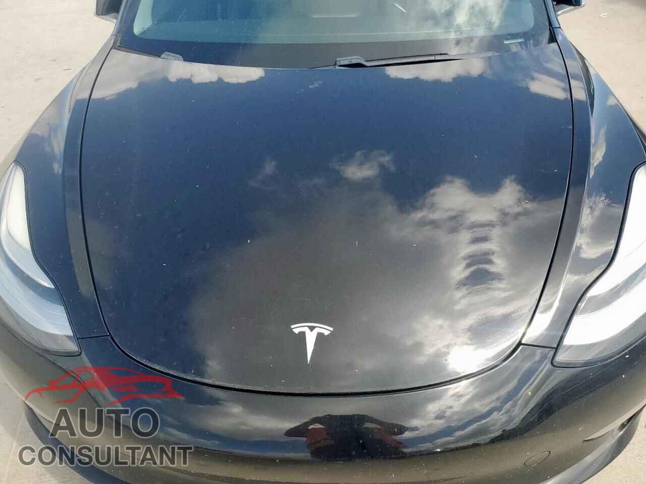 TESLA MODEL 3 2018 - 5YJ3E1EAXJF123457