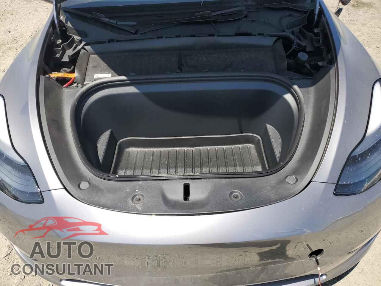 TESLA MODEL Y 2024 - 7SAYGDEF2RF152091