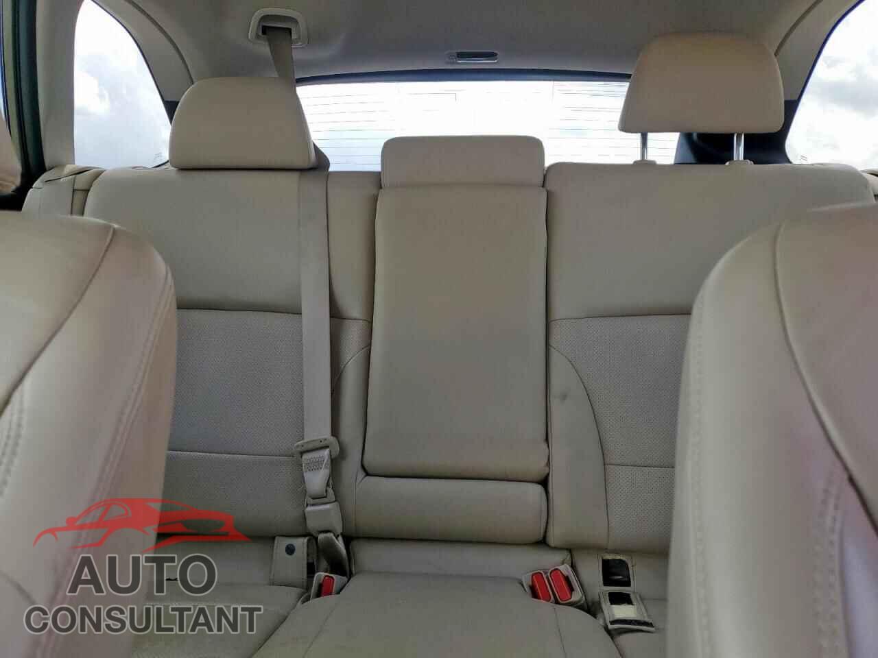 SUBARU OUTBACK 2018 - 4S4BSANC7J3315210