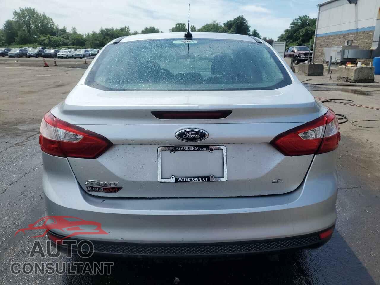 FORD FOCUS 2014 - 1FADP3F20EL365667