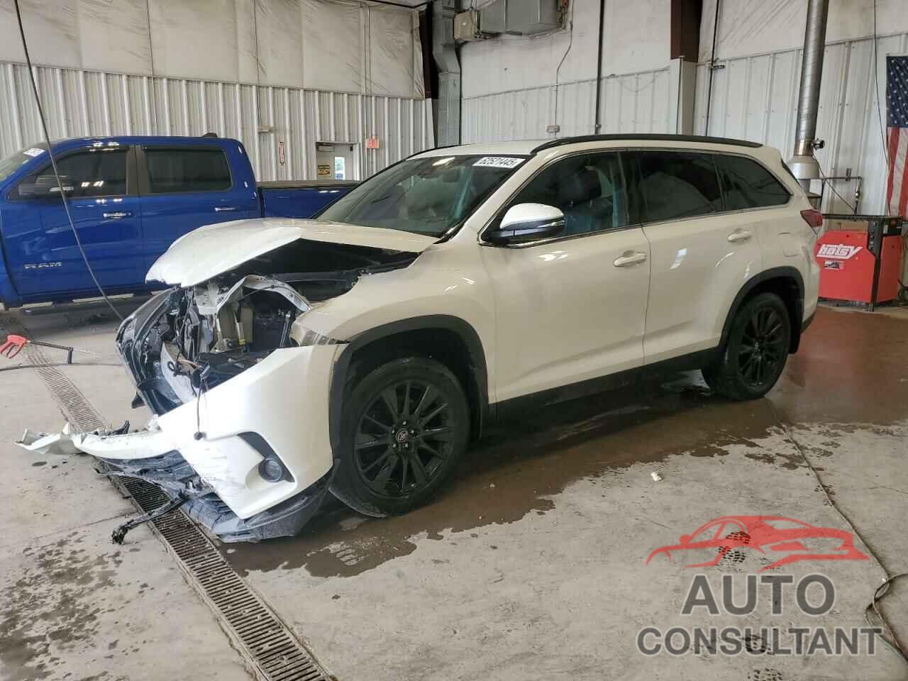 TOYOTA HIGHLANDER 2019 - 5TDJZRFH0KS625378