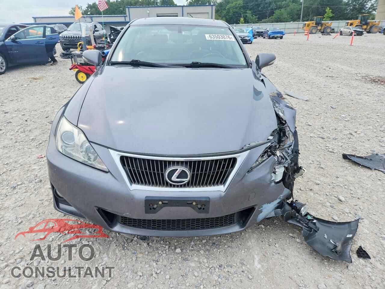LEXUS IS 2013 - JTHCF5C26D5061253