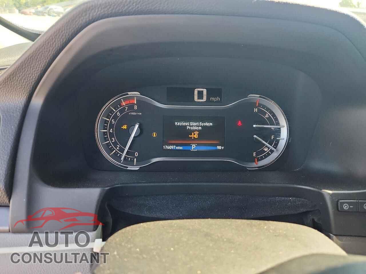 HONDA PILOT 2017 - 5FNYF5H52HB008595