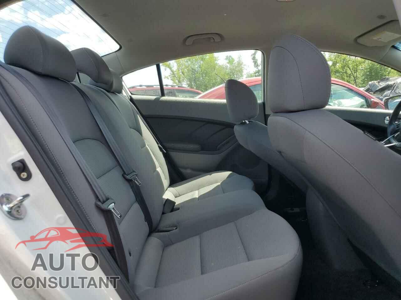 KIA FORTE 2017 - 3KPFK4A73HE104072