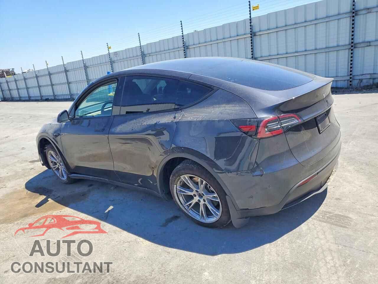 TESLA MODEL Y 2024 - 7SAYGDEE9RF009467